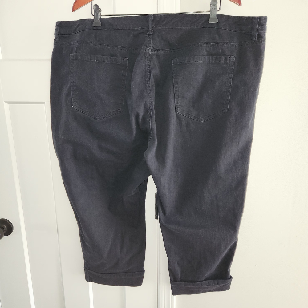 Style & Co. Black Plus Size 24w Capris - Picture 2 of 10